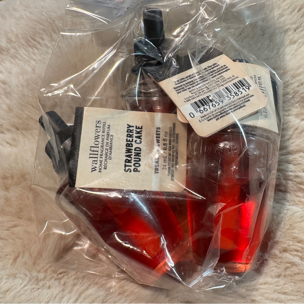 Wallflowers Strawberry Pound Cake Fragrance Refill - set of 3